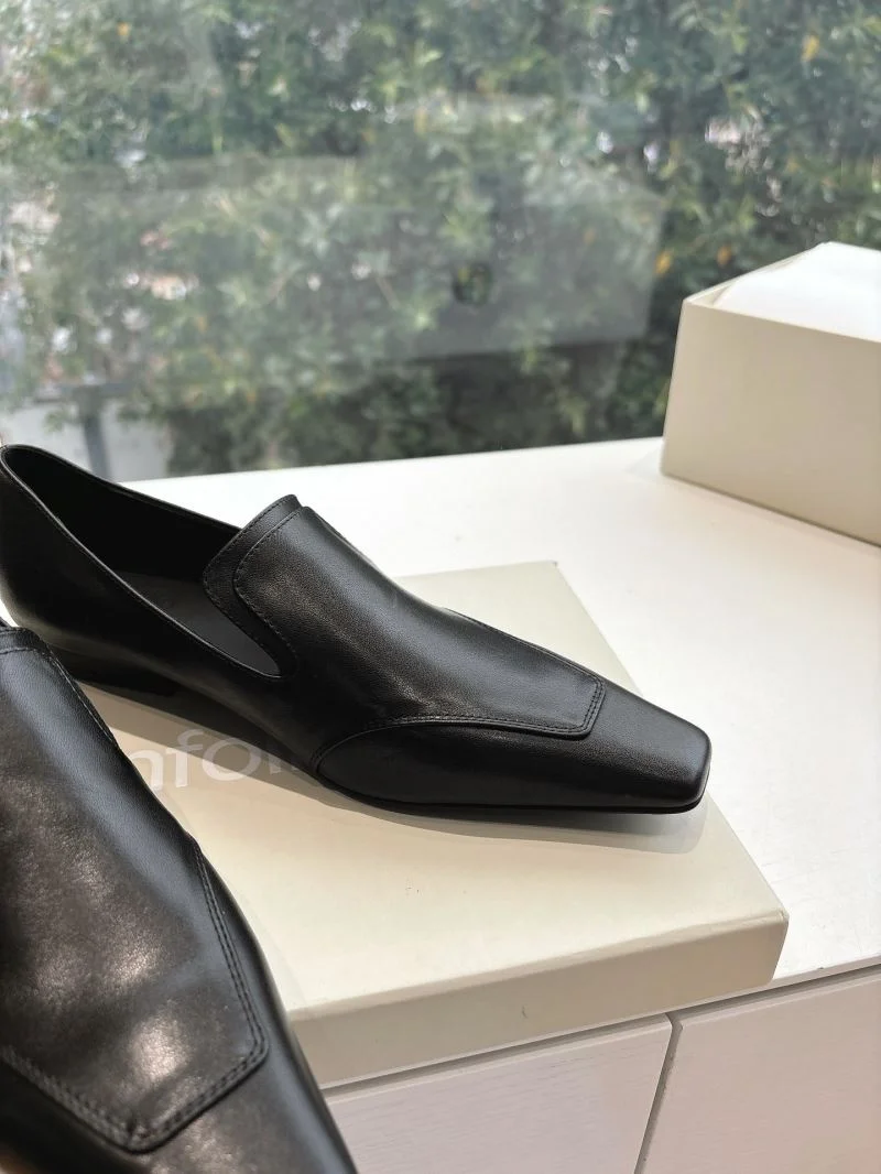 WellDesigned Unfolio Shoes 8761