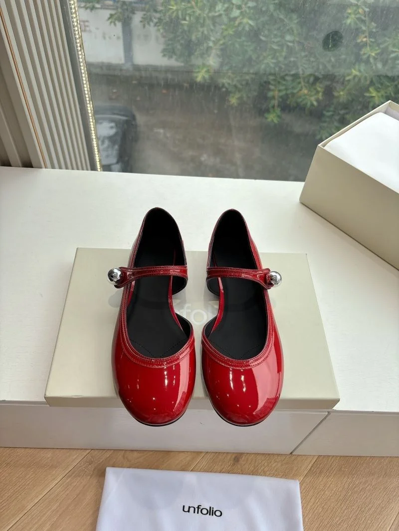 Supportive Unfolio Shoes 8701