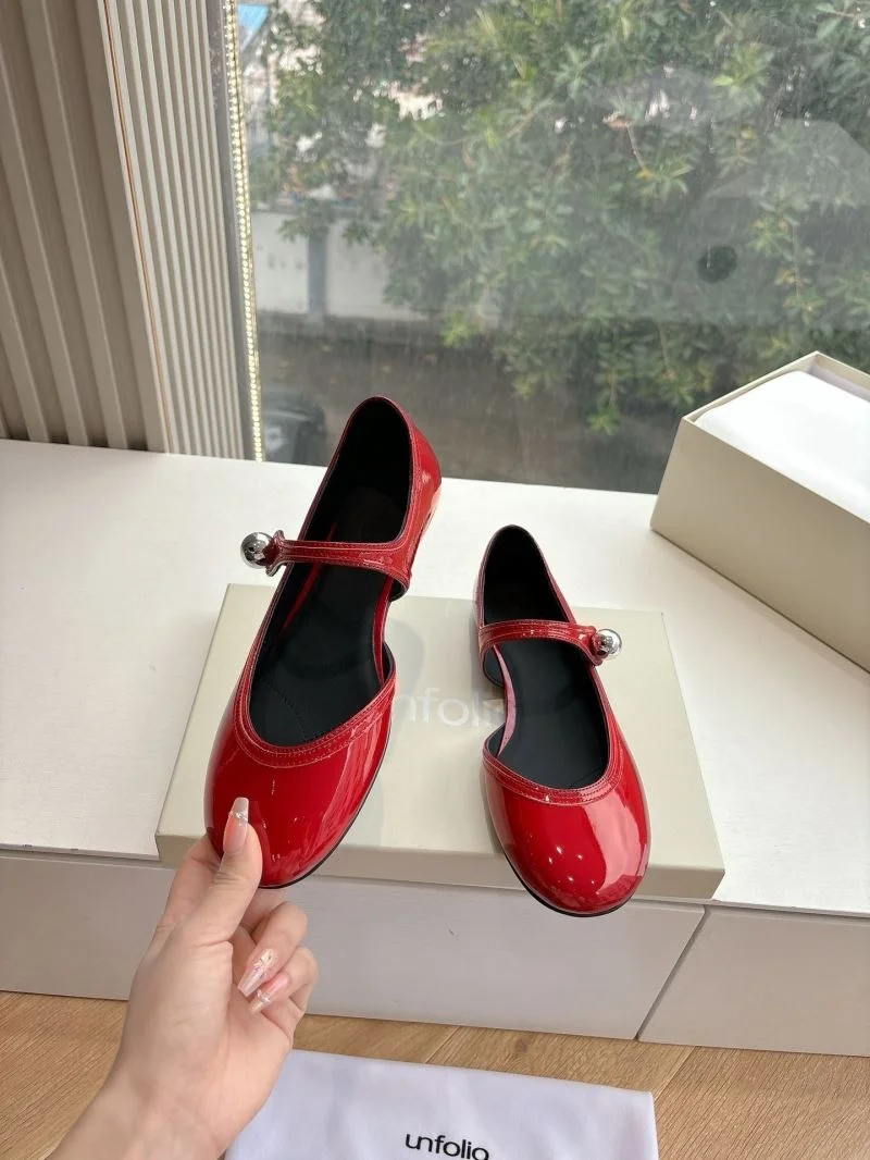 Supportive Unfolio Shoes 8701