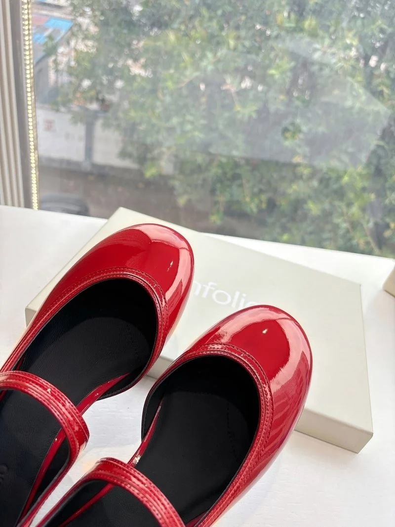Supportive Unfolio Shoes 8701