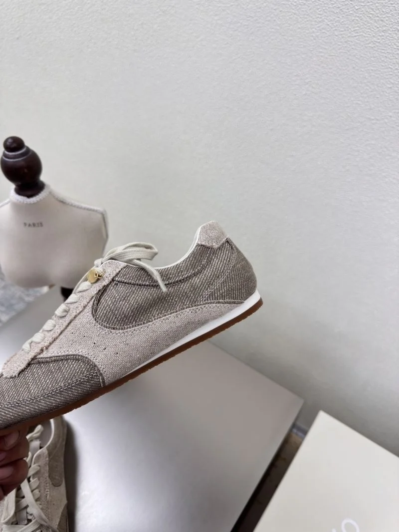 Snug Untitlab Shoes 8698