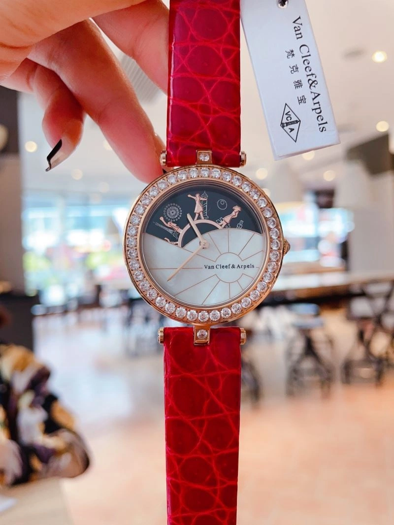 Comfortable VAN CLEEF ARPELS Watches 206874