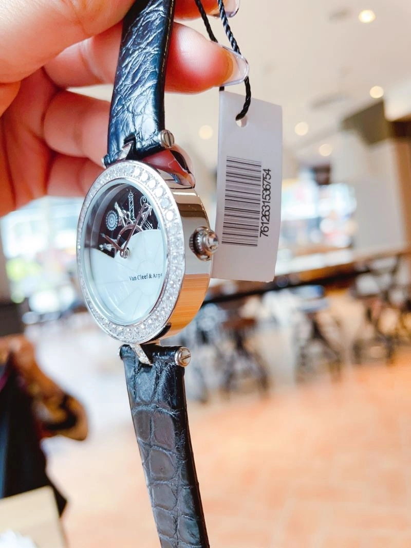 Comfortable VAN CLEEF ARPELS Watches 206874