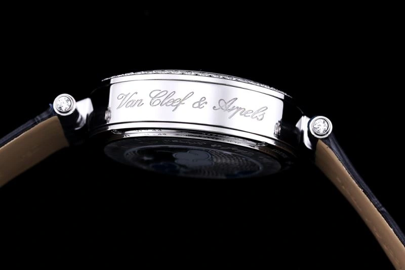 Casual VAN CLEEF ARPELS Watches 206868