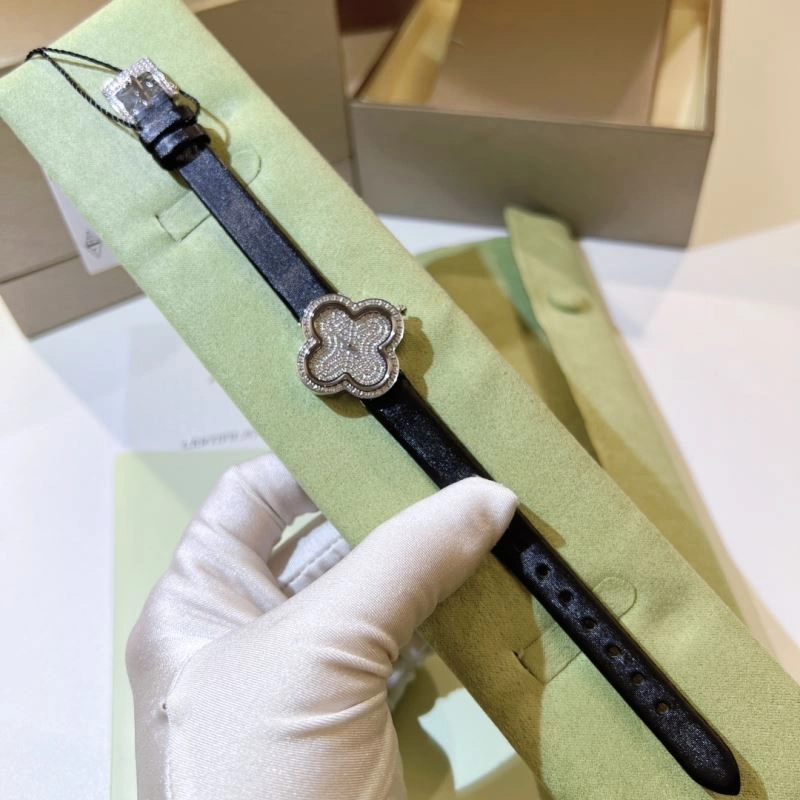 Comfortable VAN CLEEF ARPELS Watches 206871