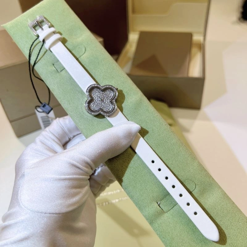 Comfortable VAN CLEEF ARPELS Watches 206871