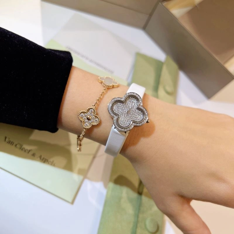 Comfortable VAN CLEEF ARPELS Watches 206871