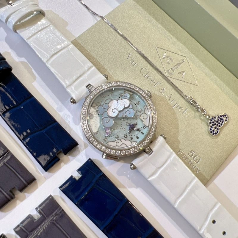 Sleek VAN CLEEF ARPELS Watches 206879