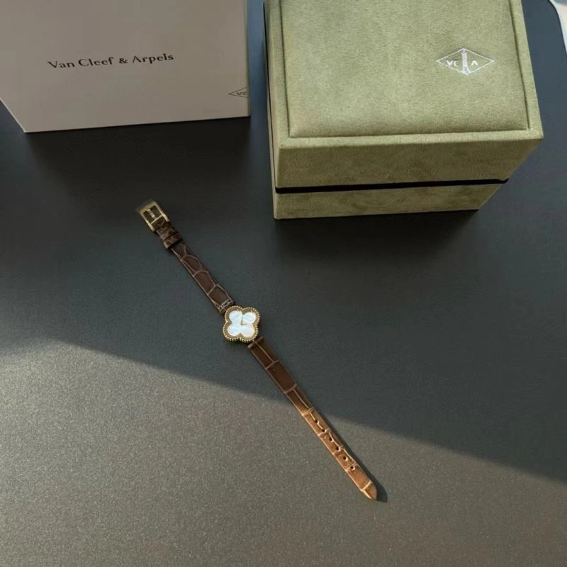Colorful VAN CLEEF ARPELS Watches 206862