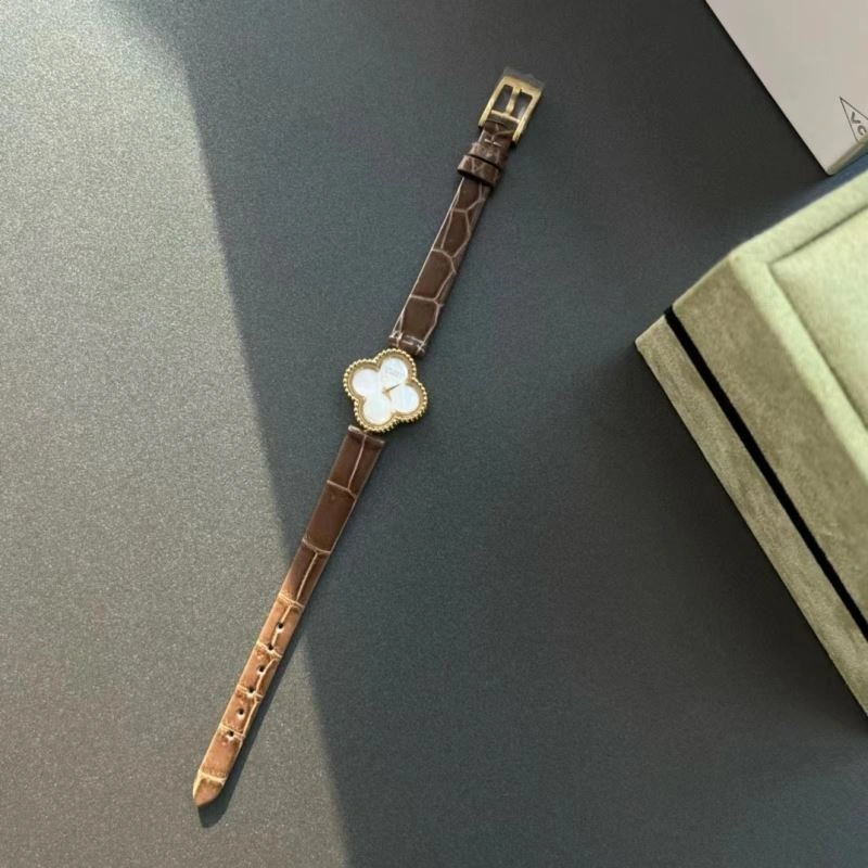 Colorful VAN CLEEF ARPELS Watches 206862