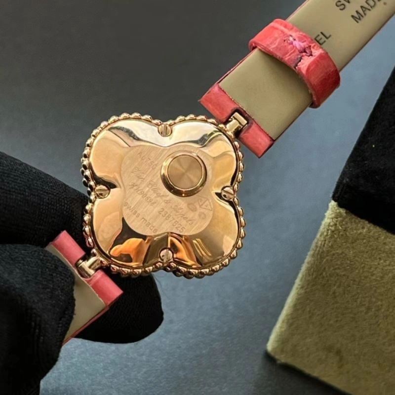 Upgraded VAN CLEEF ARPELS Watches 206857