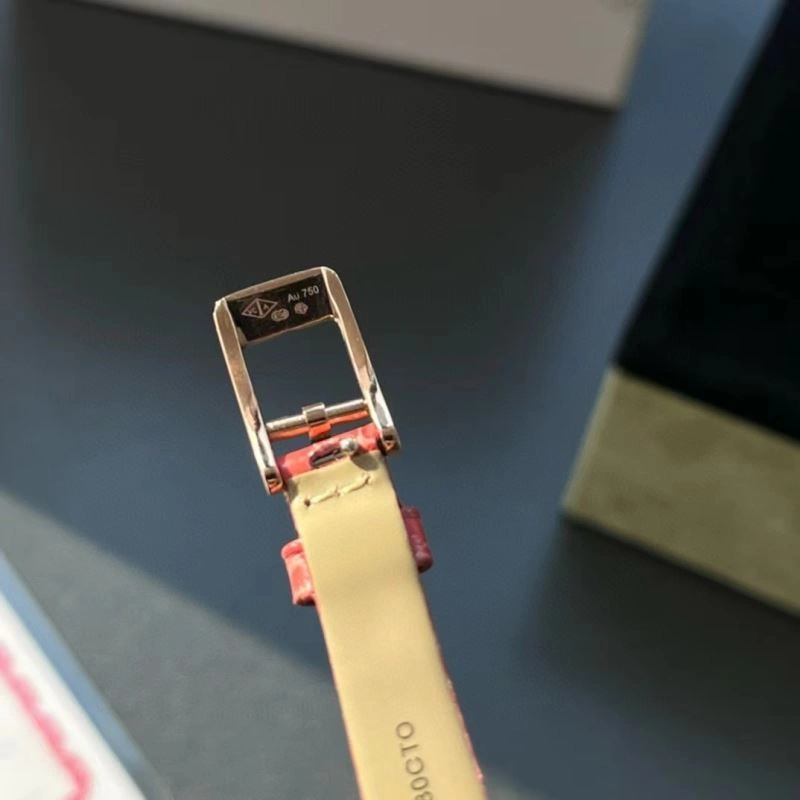 Upgraded VAN CLEEF ARPELS Watches 206857