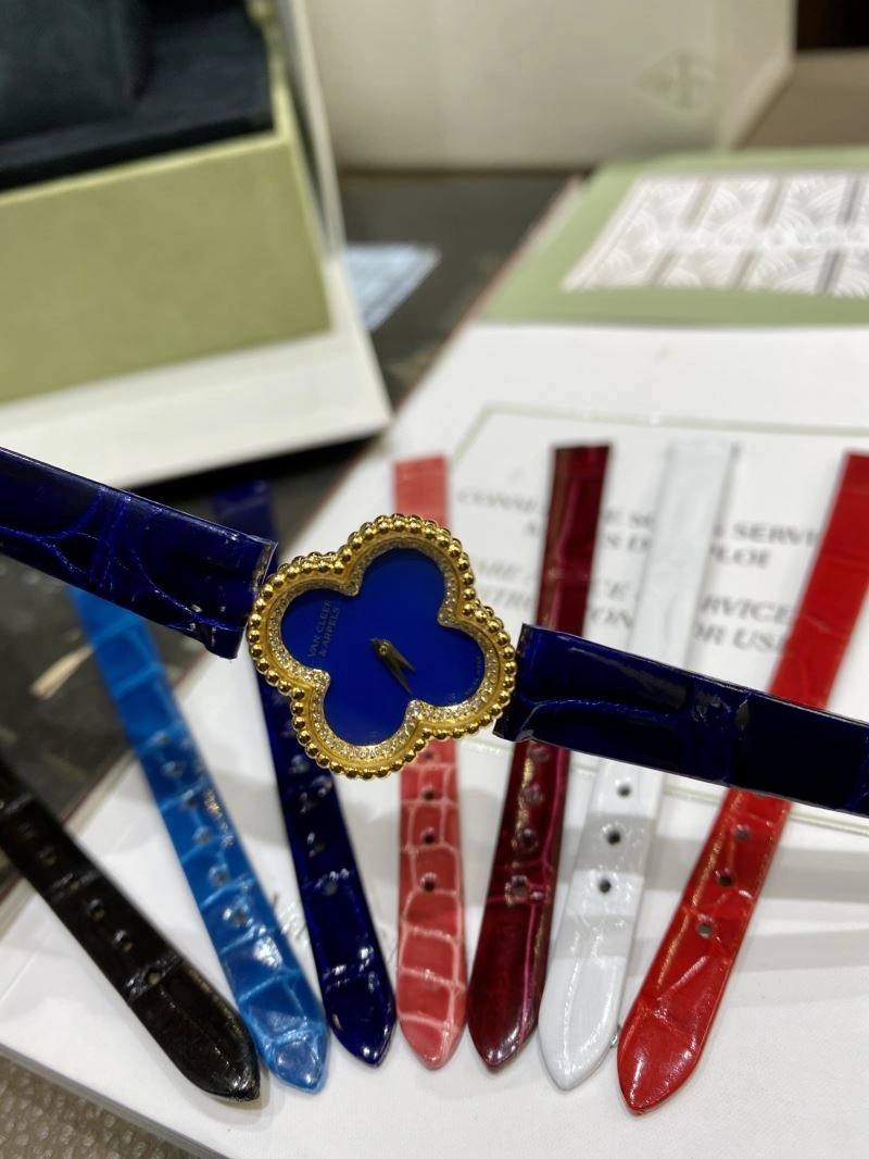 Sporty VAN CLEEF ARPELS Watches 206848