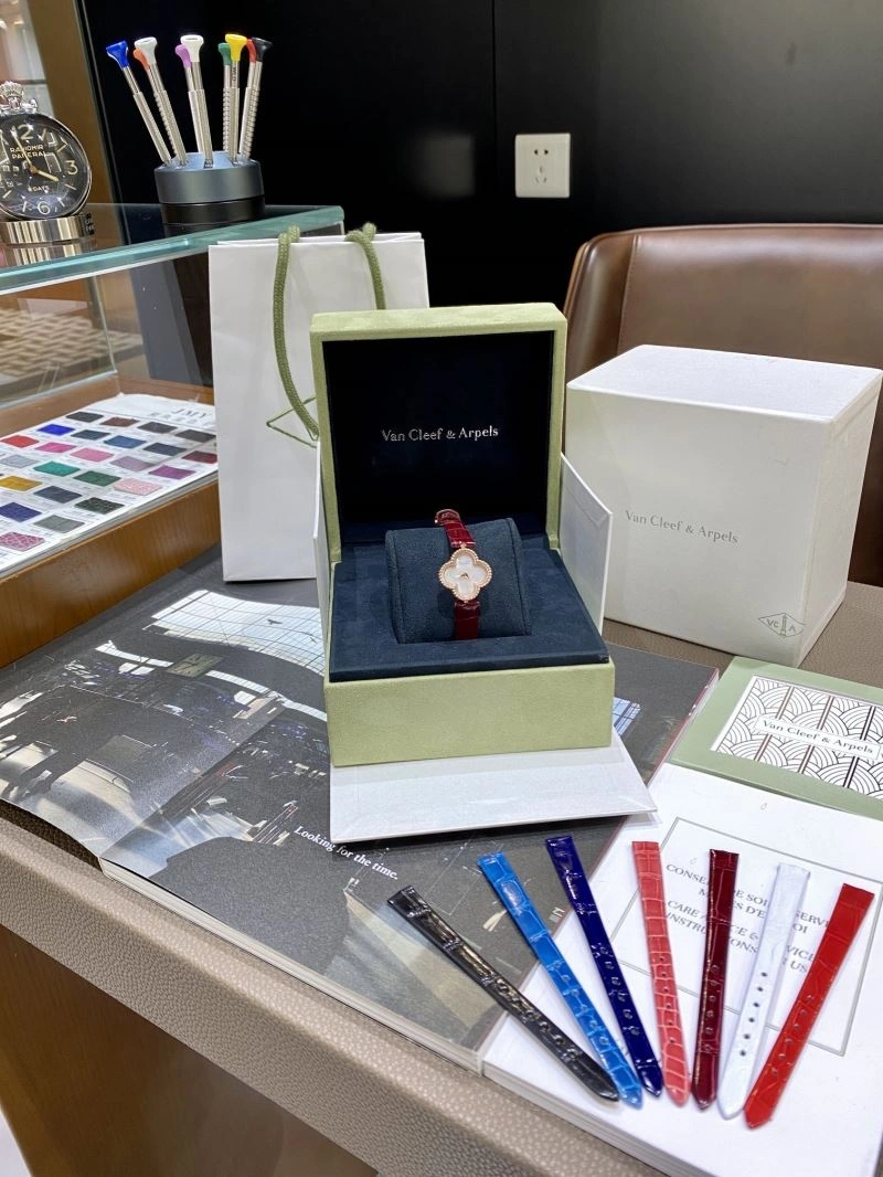VAN CLEEF ARPELS Watches Breathable 206852