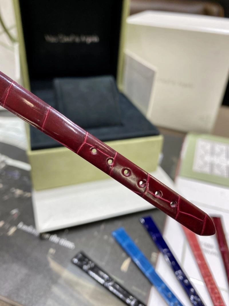 VAN CLEEF ARPELS Watches Breathable 206852
