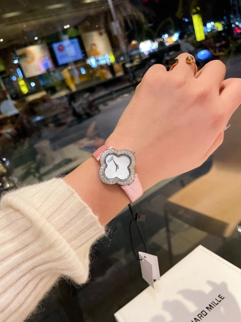 VAN CLEEF ARPELS Watches UrbanStyle 206843