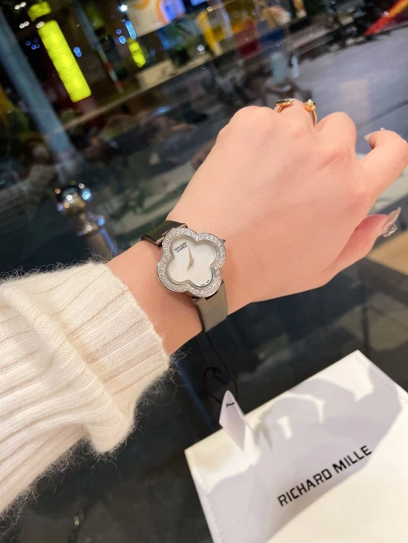VAN CLEEF ARPELS Watches UrbanStyle 206843