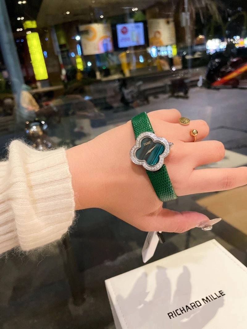 VAN CLEEF ARPELS Watches UrbanStyle 206843