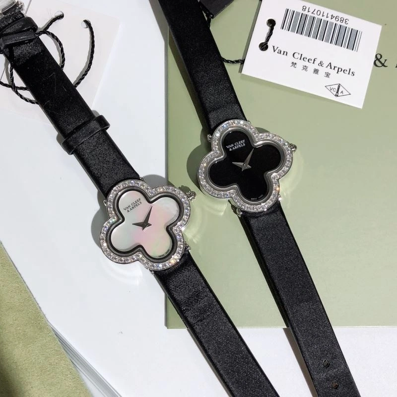 Bright VAN CLEEF ARPELS Watches 206829