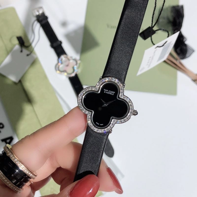 Bright VAN CLEEF ARPELS Watches 206829