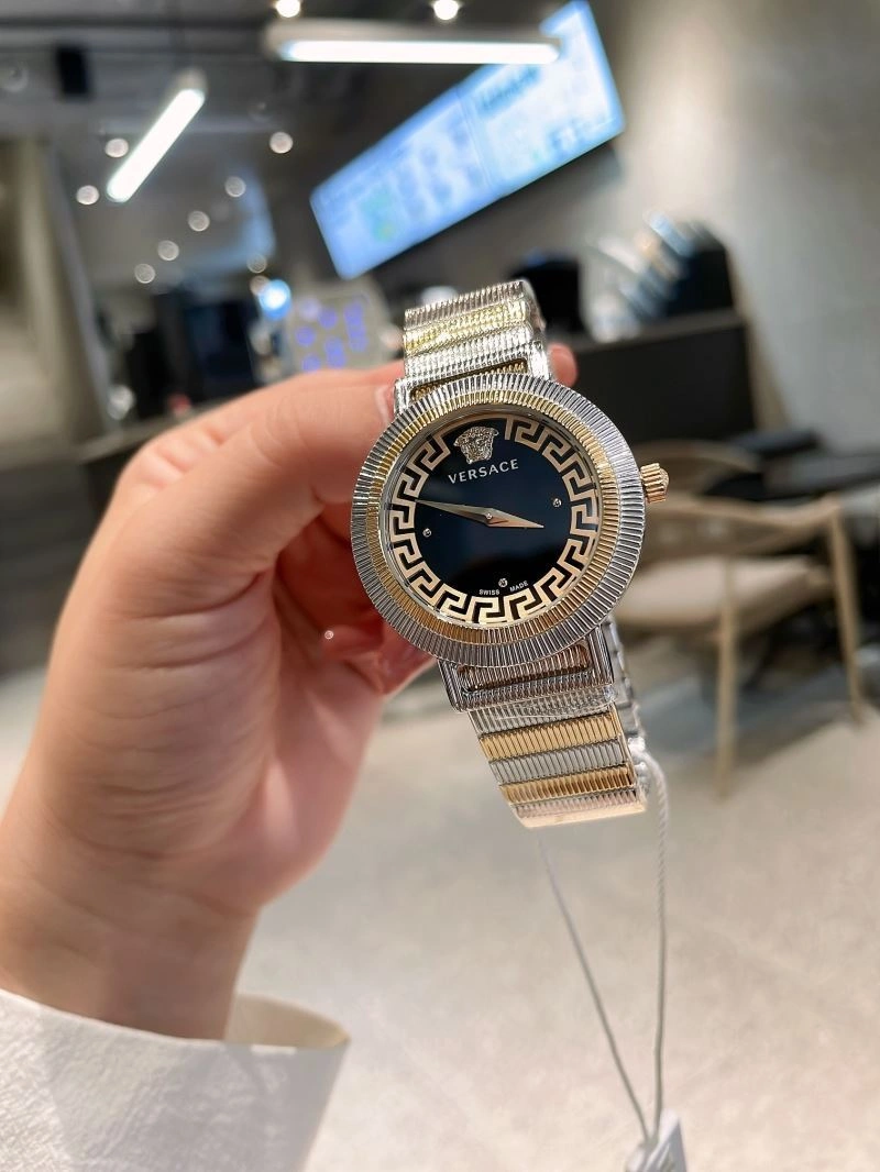 Sleek VERSACE Watches 207301