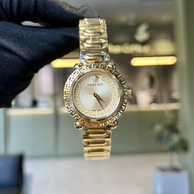 Versatile VERSACE Watches 207207