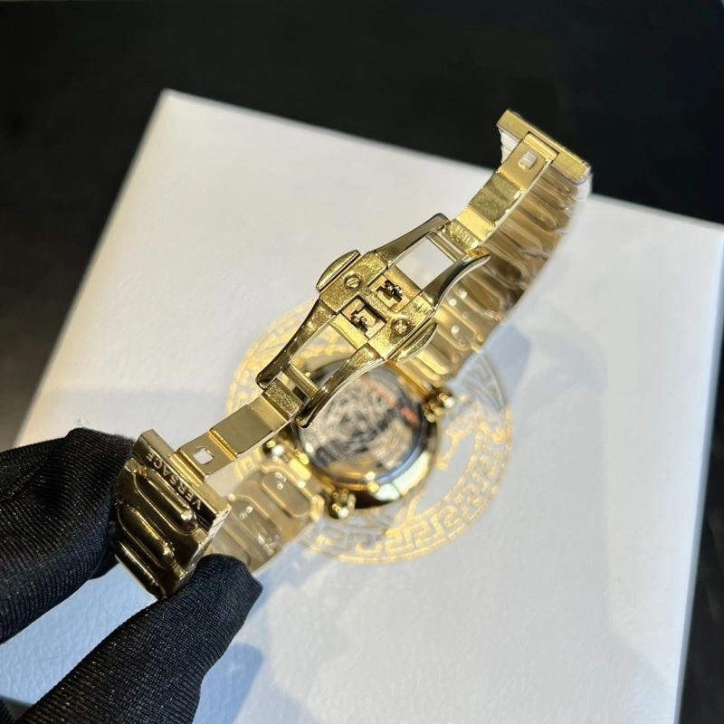Versatile VERSACE Watches 207207