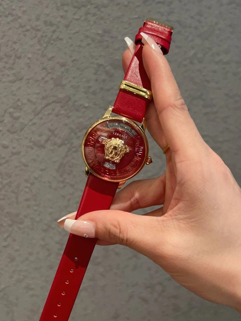 Sporty VERSACE Watches 207145