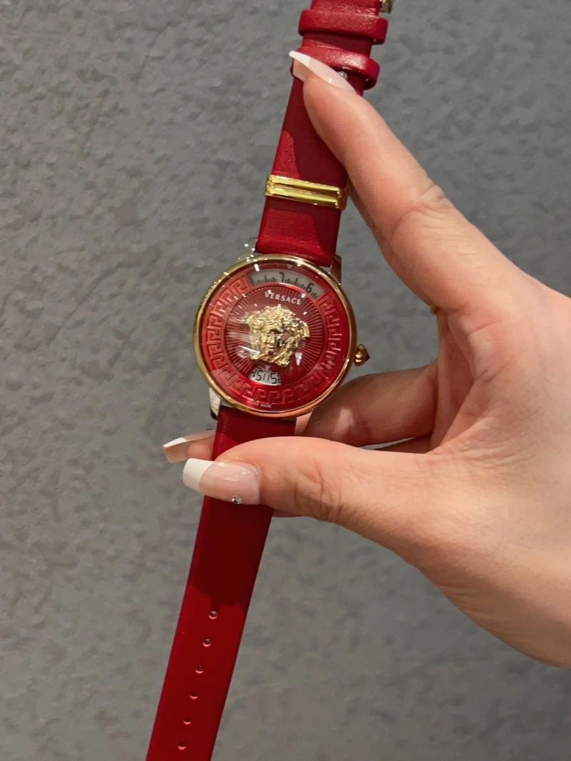 Sporty VERSACE Watches 207145