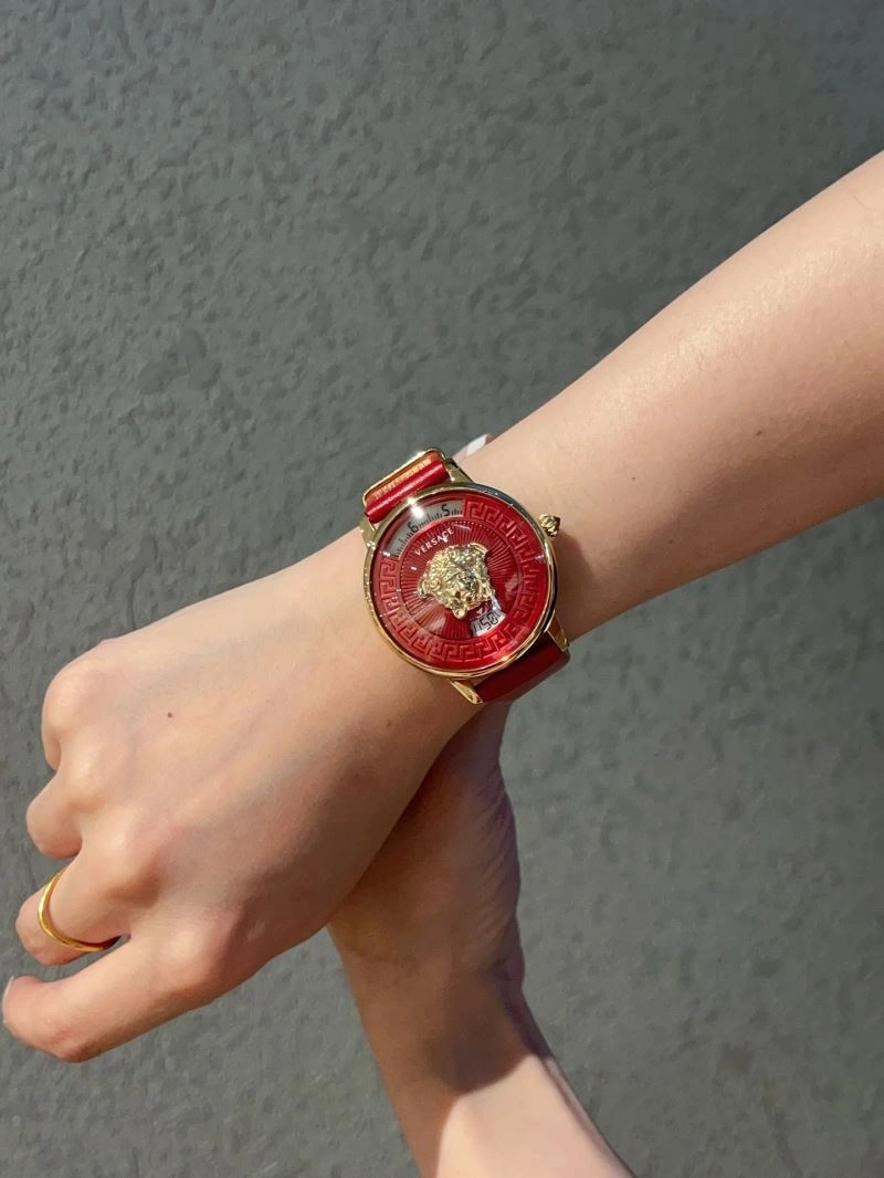 Sporty VERSACE Watches 207145