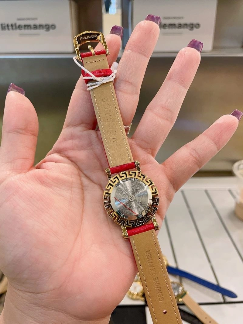 VERSACE Watches Affordable 207110