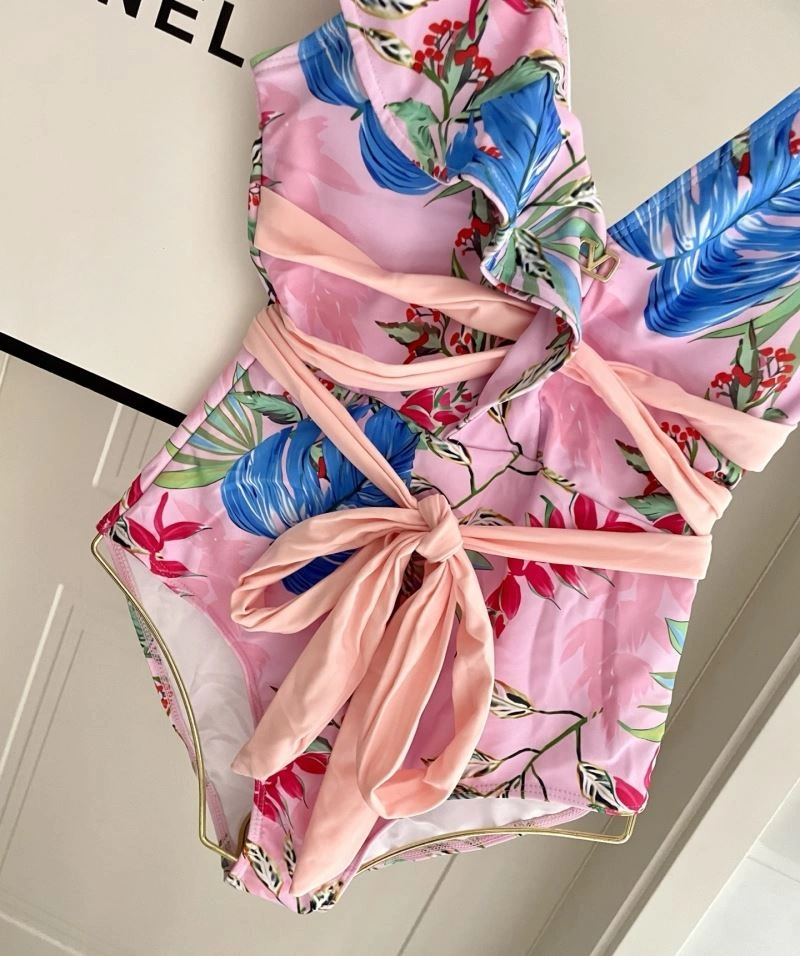 EyeCatching Valentino Bikins 255730