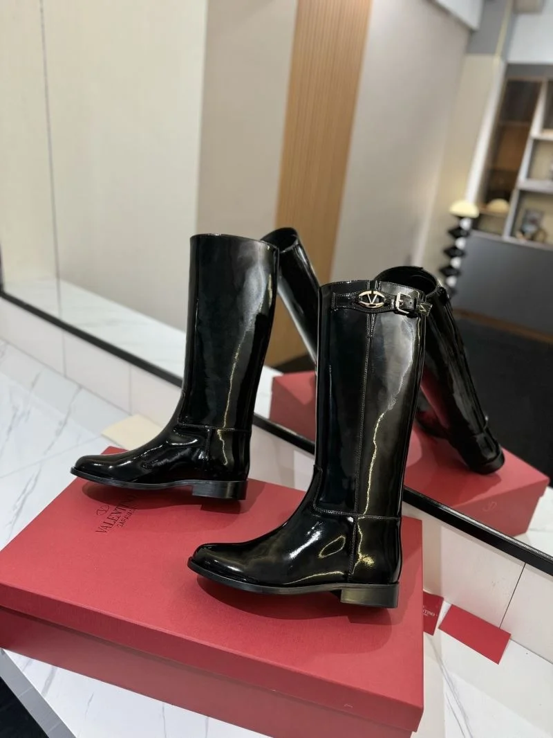Snug Valentino Boots 37128