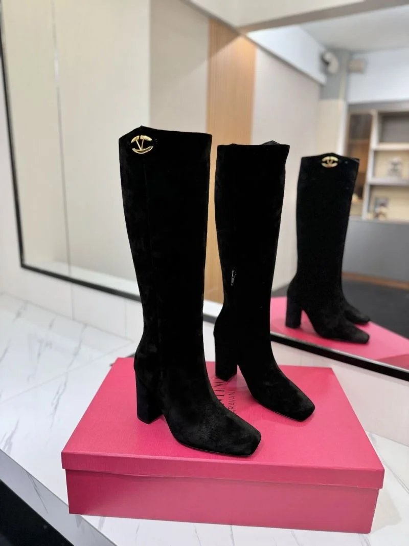 Modern Valentino Boots 37125