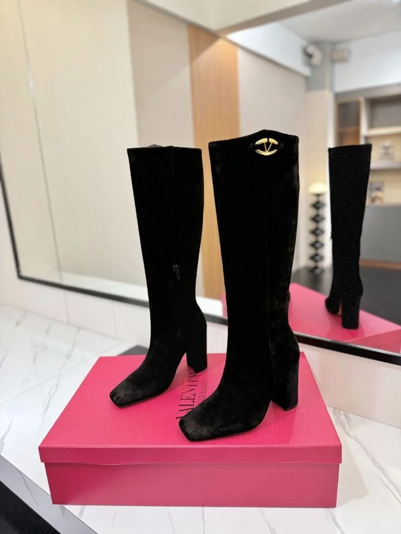 Modern Valentino Boots 37125