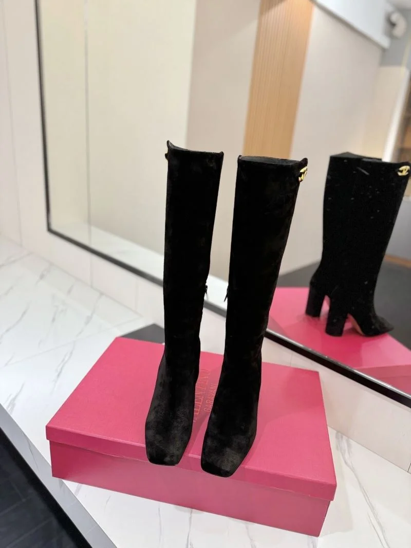 Modern Valentino Boots 37125