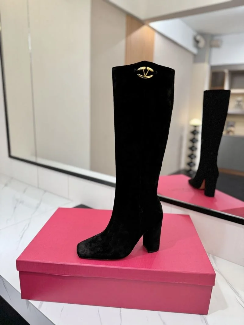 Modern Valentino Boots 37125