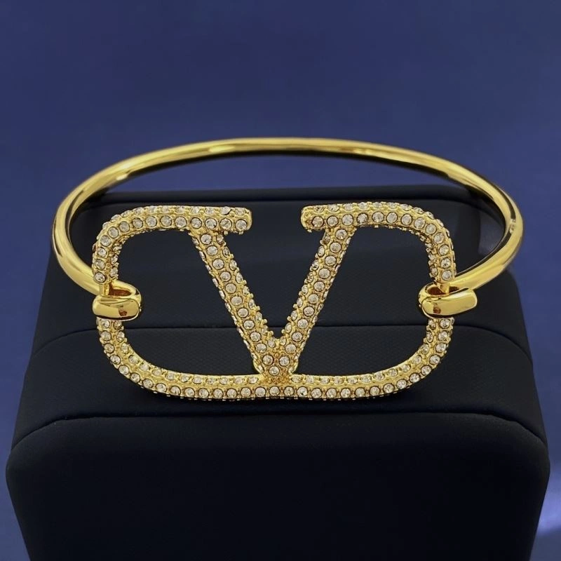 Sleek Valentino Bracelets 214458