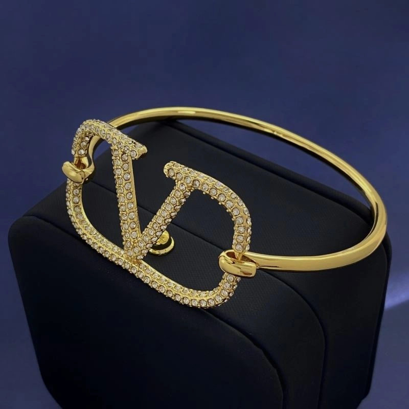 Sleek Valentino Bracelets 214458