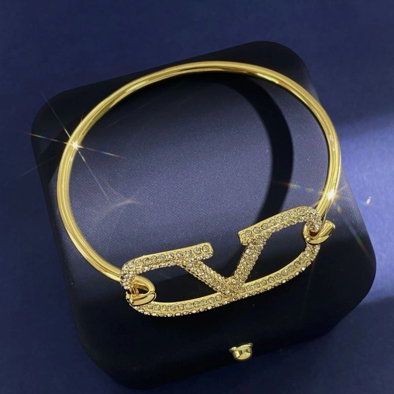 Sleek Valentino Bracelets 214458