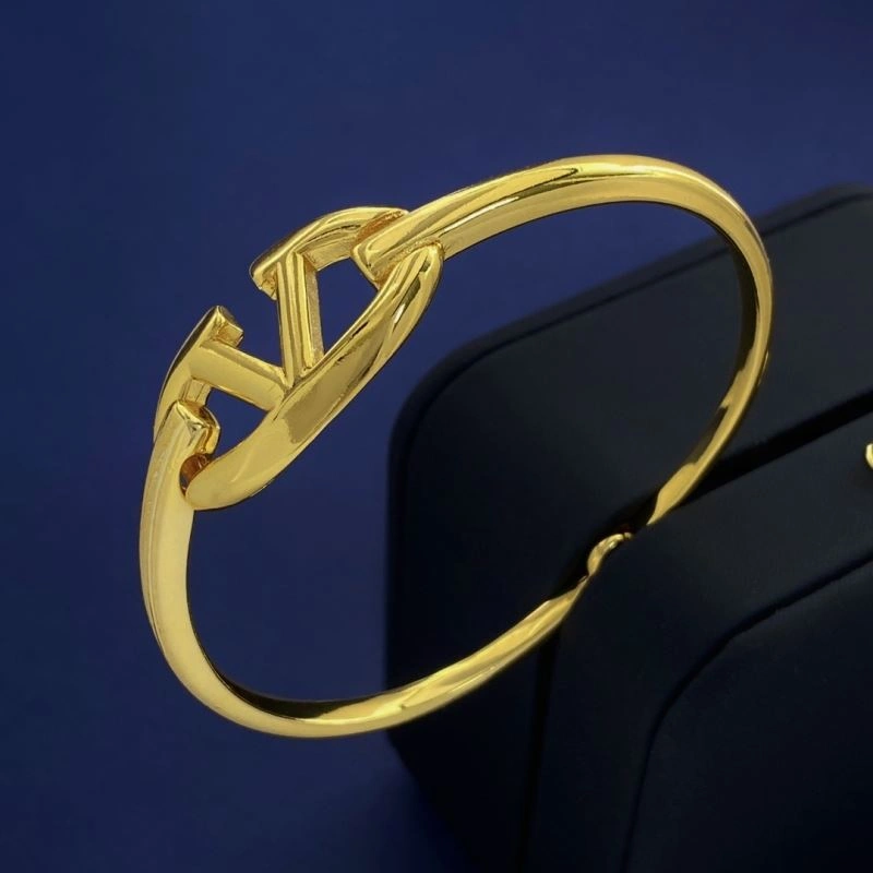 Youthful Valentino Bracelets 214107