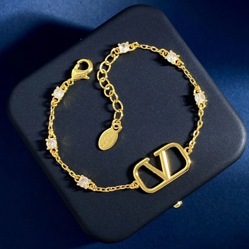 Modern Valentino Bracelets 214103
