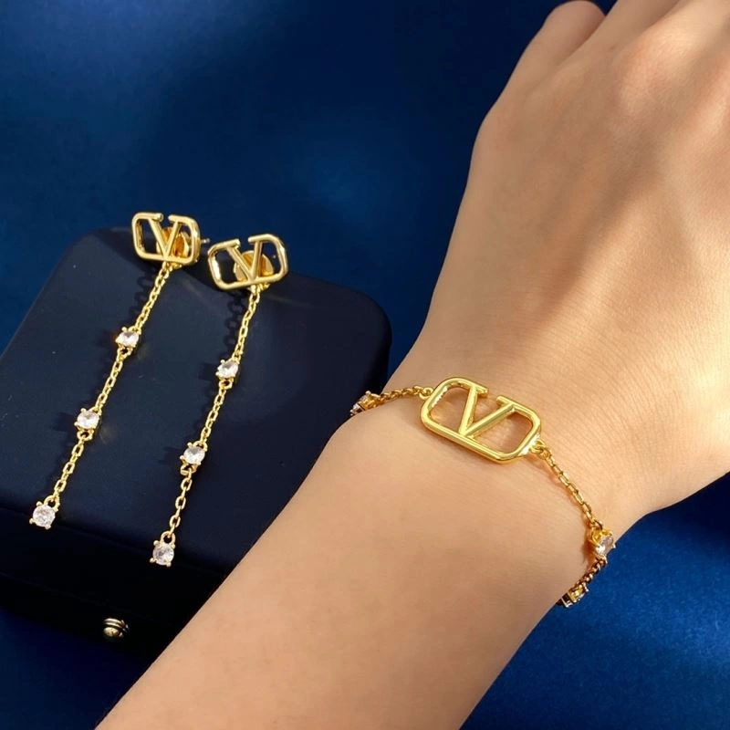 Modern Valentino Bracelets 214103
