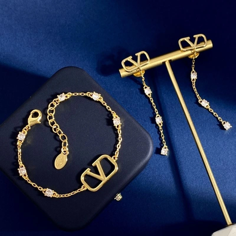 Modern Valentino Bracelets 214103