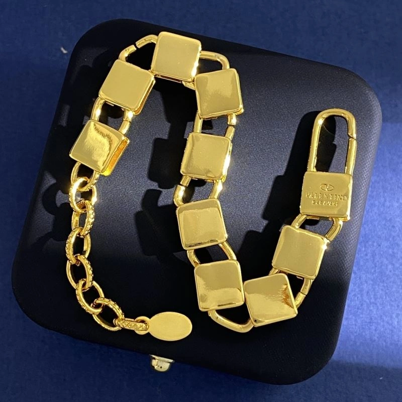 Sporty Valentino Bracelets 212821
