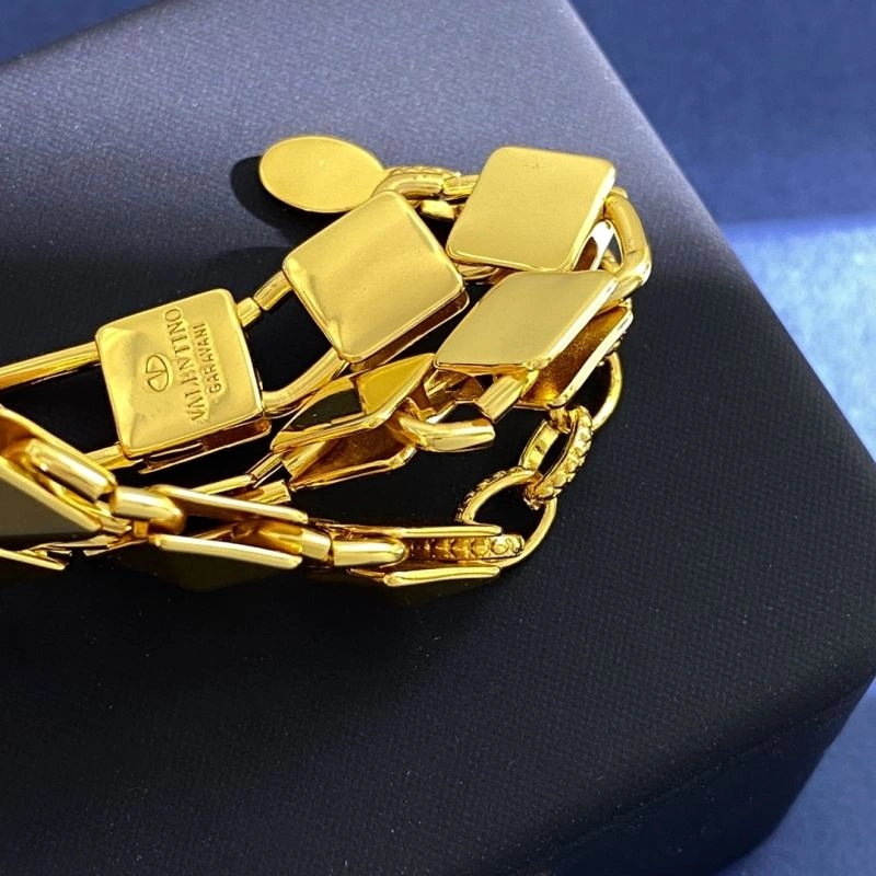 Sporty Valentino Bracelets 212821