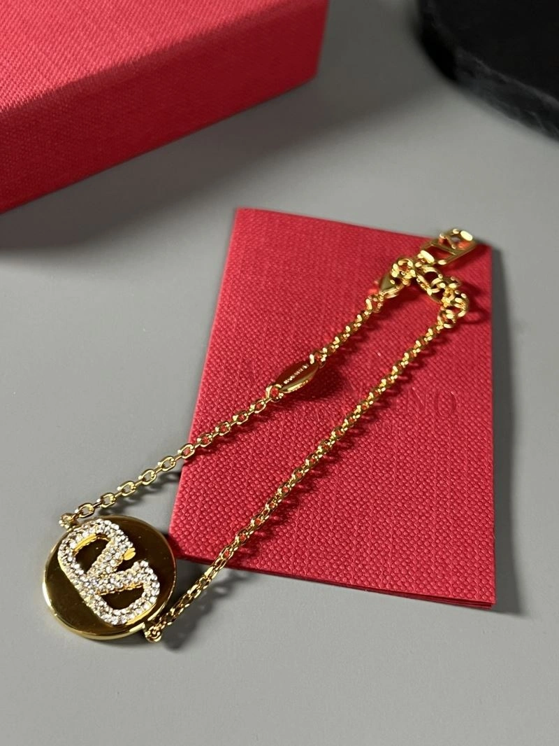 Comfortable Valentino Bracelets 211063