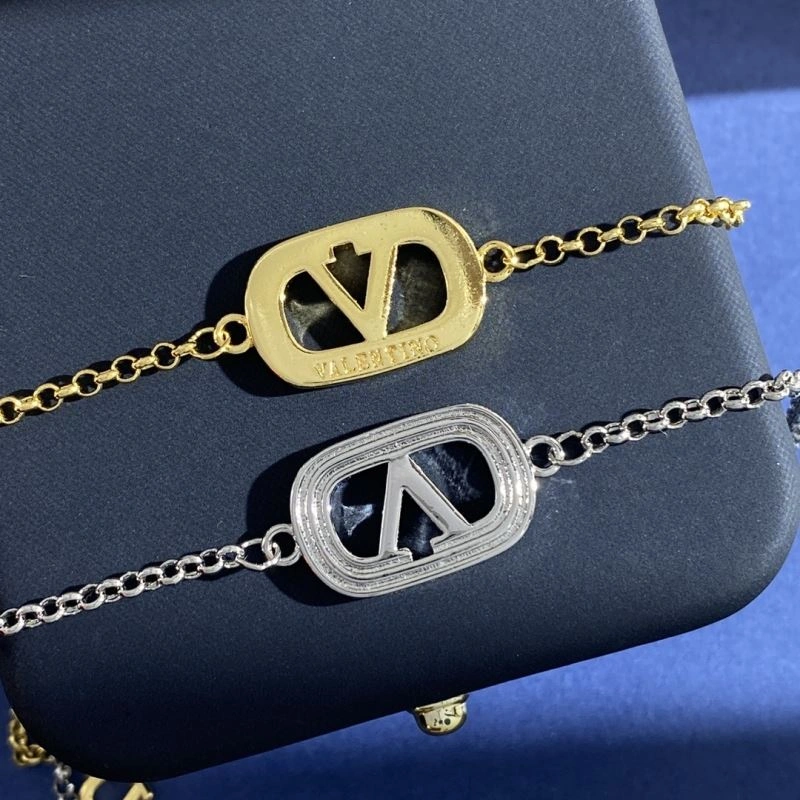 Neat Valentino Bracelets 211056