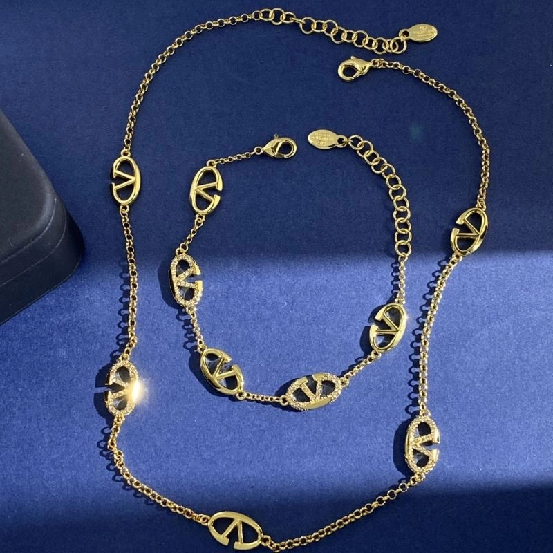 Popular Valentino Bracelets 211055