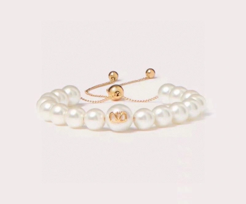 Sleek Valentino Bracelets 211062